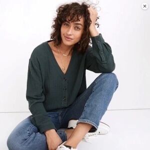 Madewell Lightspun Evert Top M Green Gauze Minimalist Long Sleeve Boxy Henley